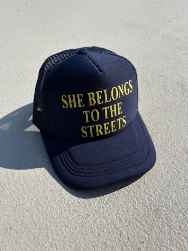 SHE BELONGS TO THE STREETS - CZAPKA TRUCKER